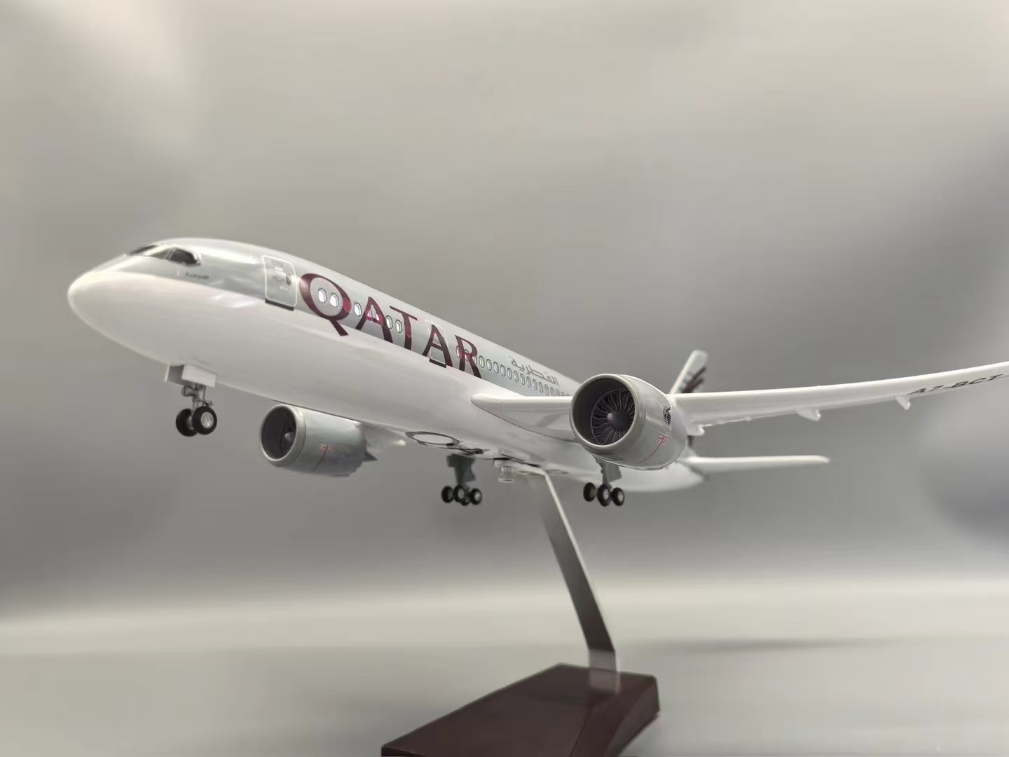 Modellino in Resina di Aereo Q - Home Decor Qatar recensione e prezzo