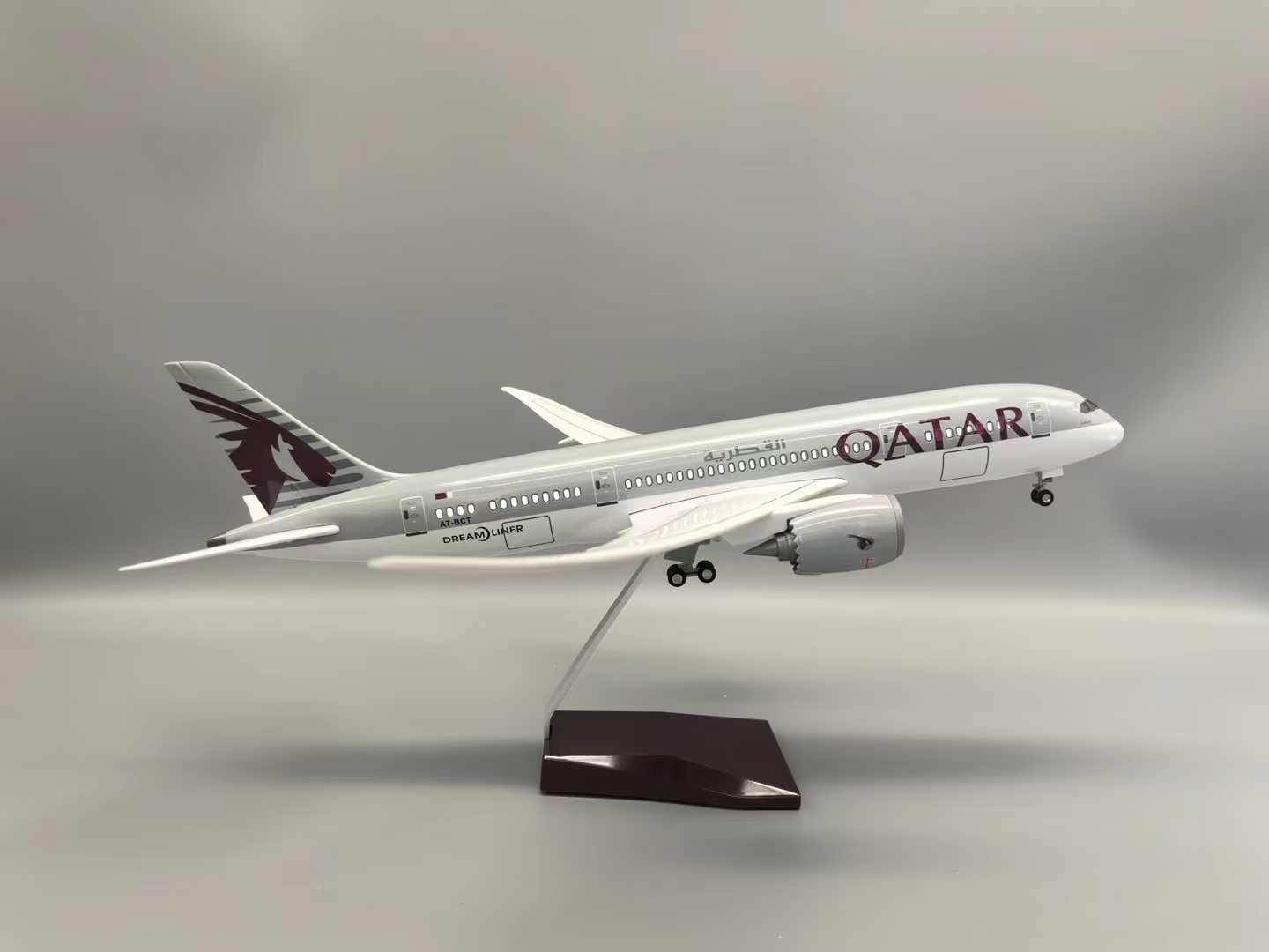Modellino in Resina di Aereo Q - Home Decor Qatar recensione e prezzo