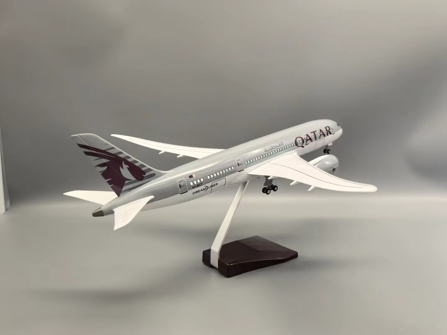 Modellino in Resina di Aereo Q - Home Decor Qatar recensione e prezzo
